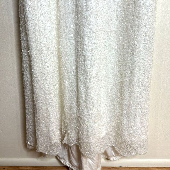 Mac Duggal SEQUINED SLEEVELESS V NECK COLUMN GOWN size 8 in white - Picture 7 of 16